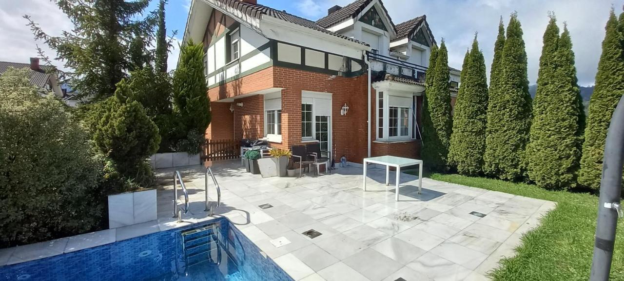 Chalet Con Piscina, Sauna Y Jacuzzi Cerca Del Mar A Media Hora De Bilbao Y Santander El Puente  ภายนอก รูปภาพ
